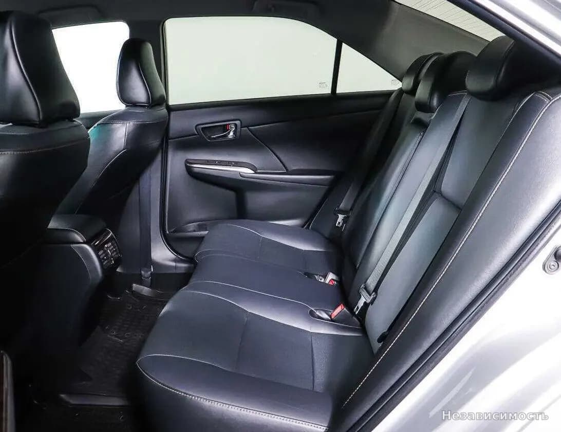 Toyota Camry 2017 с пробегом — фото 10