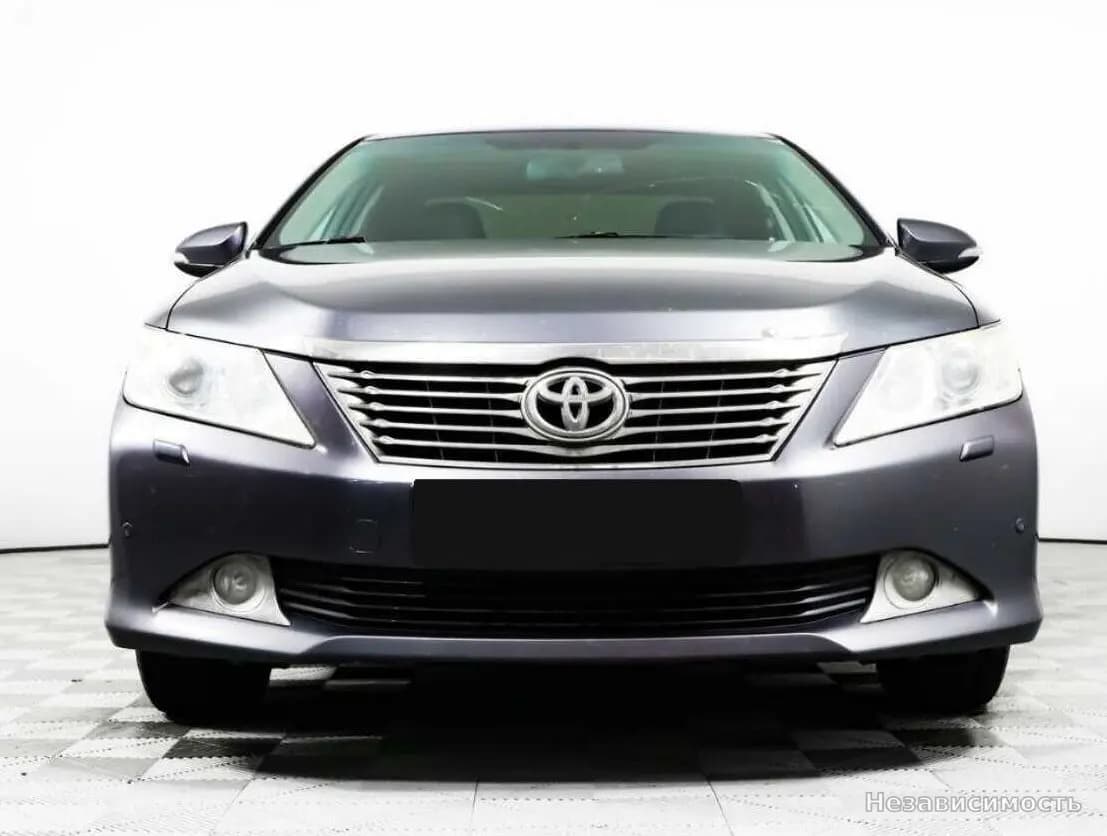 Toyota Camry 2012 с пробегом — фото 2
