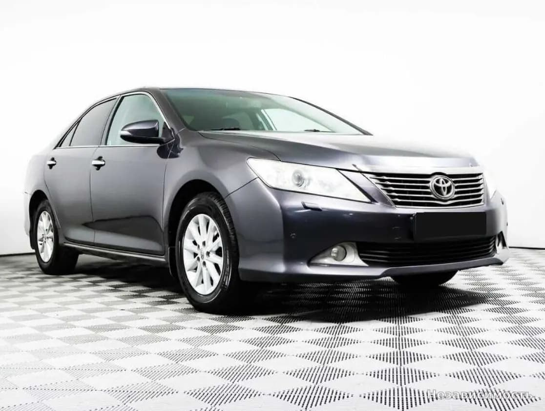 Toyota Camry 2012 с пробегом — фото 3