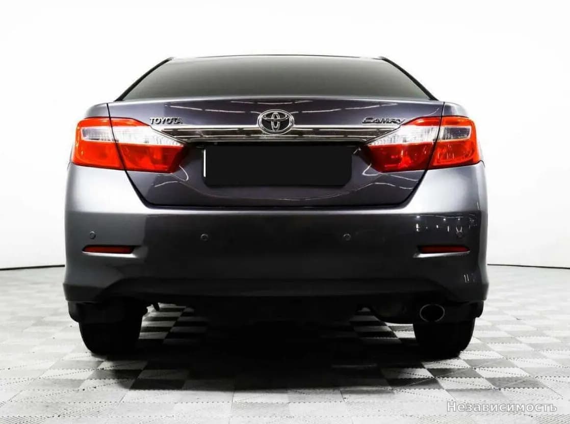 Toyota Camry 2012 с пробегом — фото 5