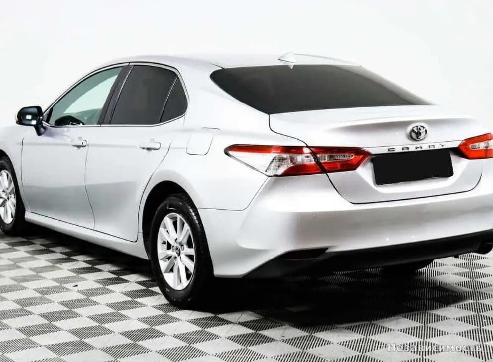 Toyota Camry 2018 с пробегом — фото 7