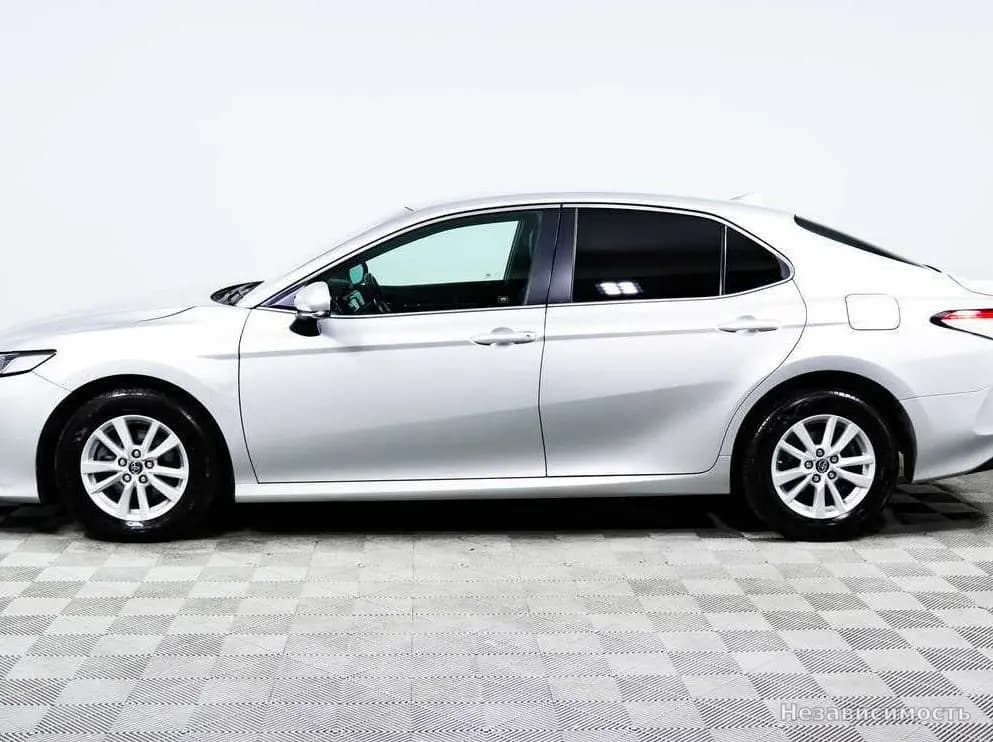 Toyota Camry 2018 с пробегом — фото 8