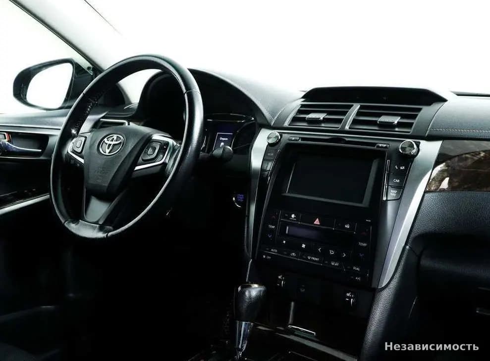 Toyota Camry 2015 с пробегом — фото 9