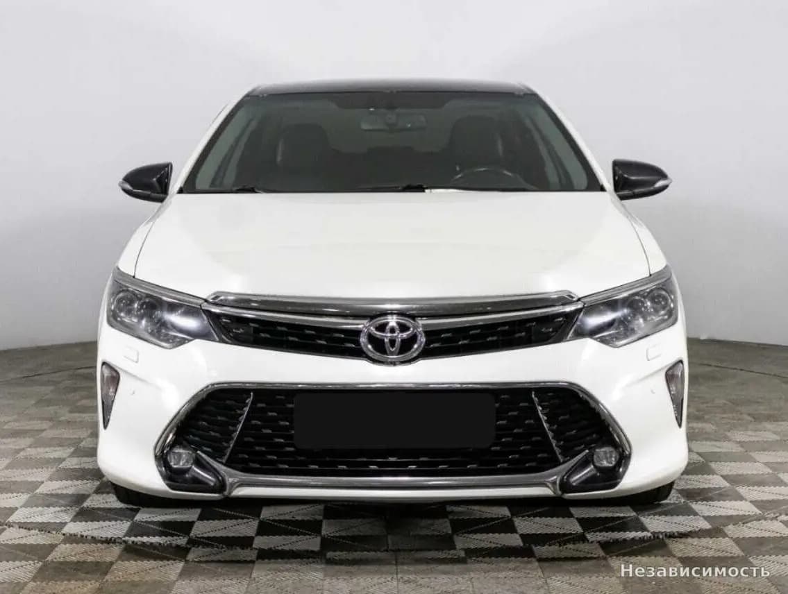 Toyota Camry 2017 с пробегом — фото 2