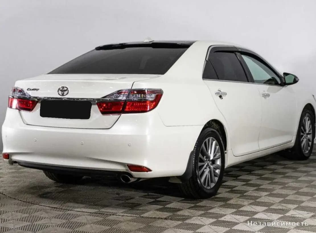 Toyota Camry 2017 с пробегом — фото 5