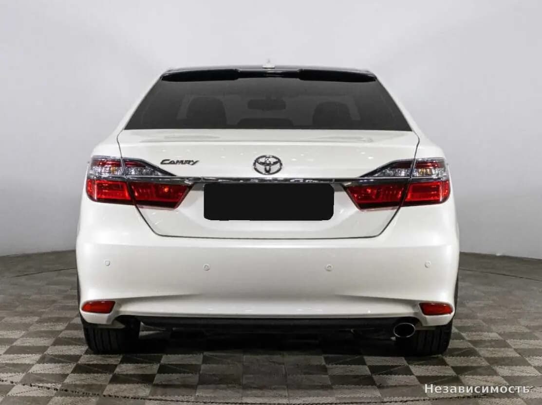 Toyota Camry 2017 с пробегом — фото 6