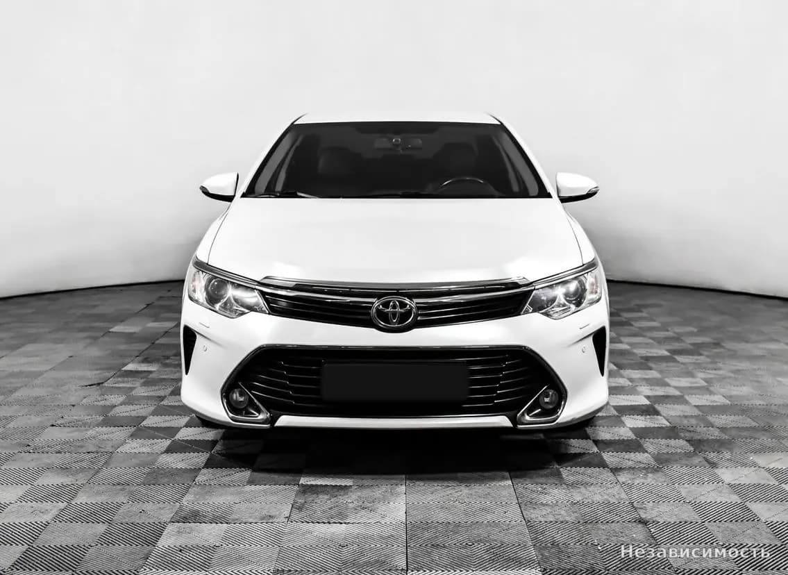 Toyota Camry 2016 с пробегом — фото 2