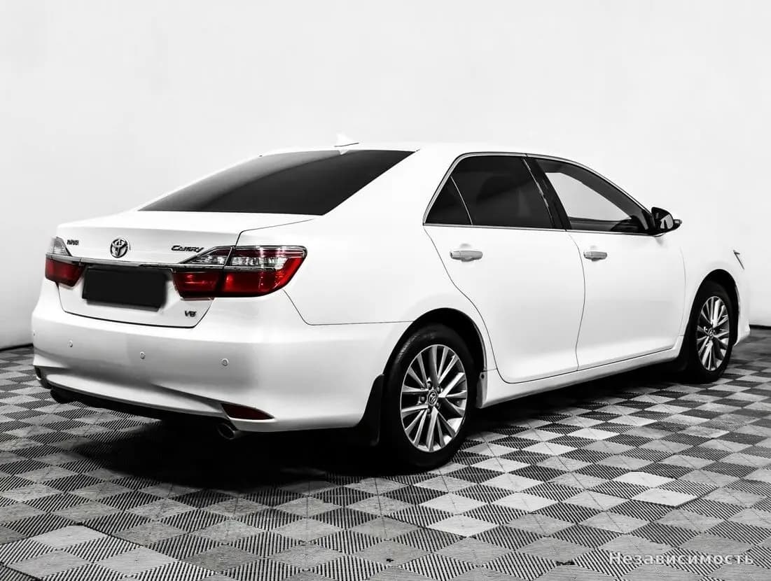Toyota Camry 2016 с пробегом — фото 4