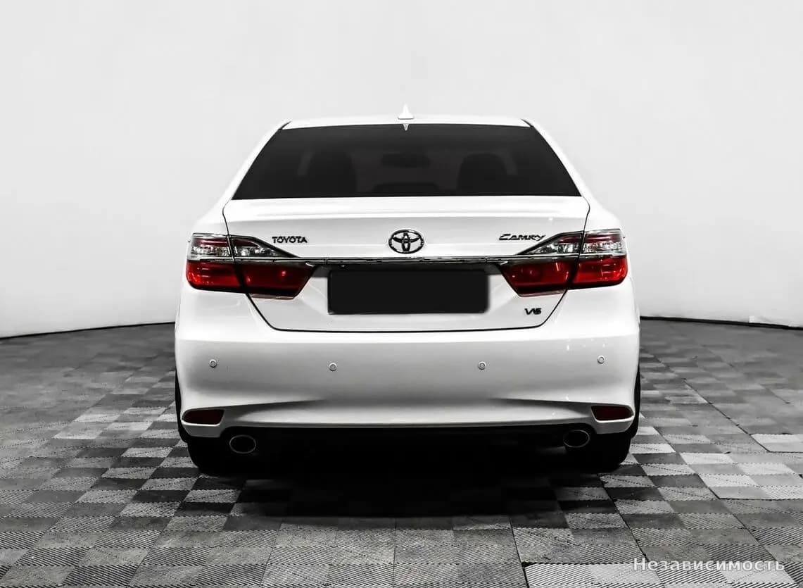Toyota Camry 2016 с пробегом — фото 5