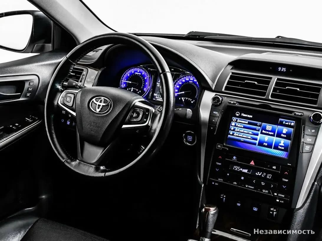 Toyota Camry 2016 с пробегом — фото 7
