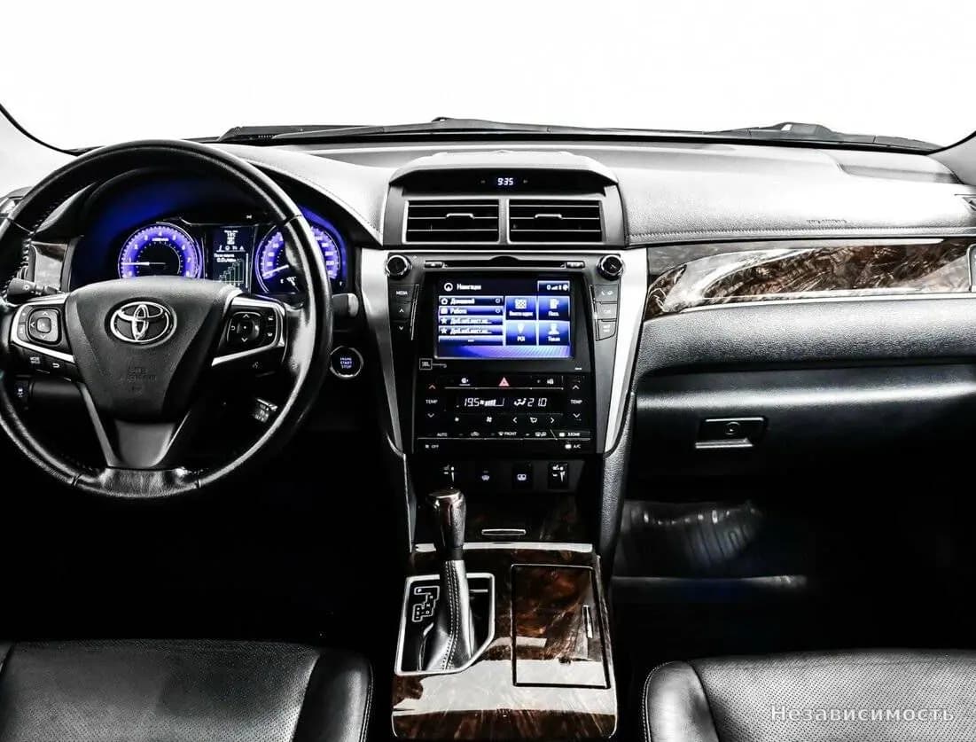 Toyota Camry 2016 с пробегом — фото 9
