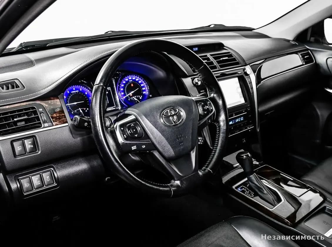 Toyota Camry 2016 с пробегом — фото 10