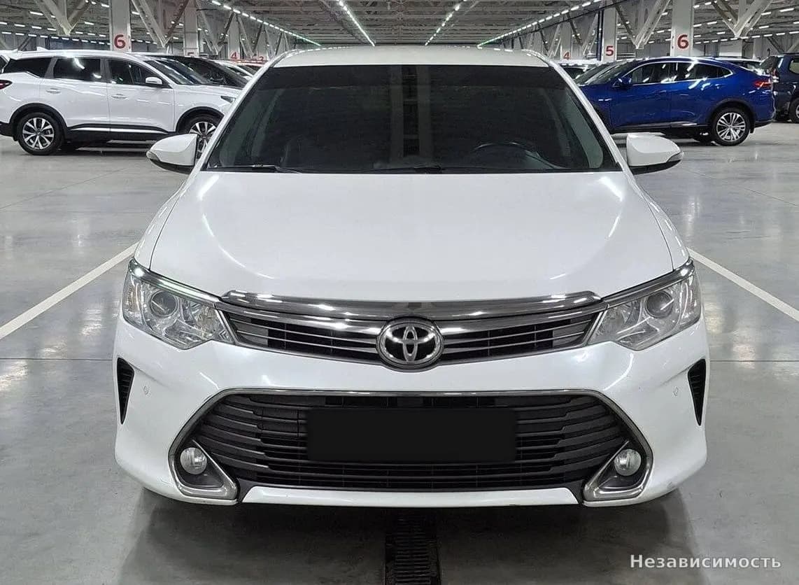 Toyota Camry 2015 с пробегом — фото 2
