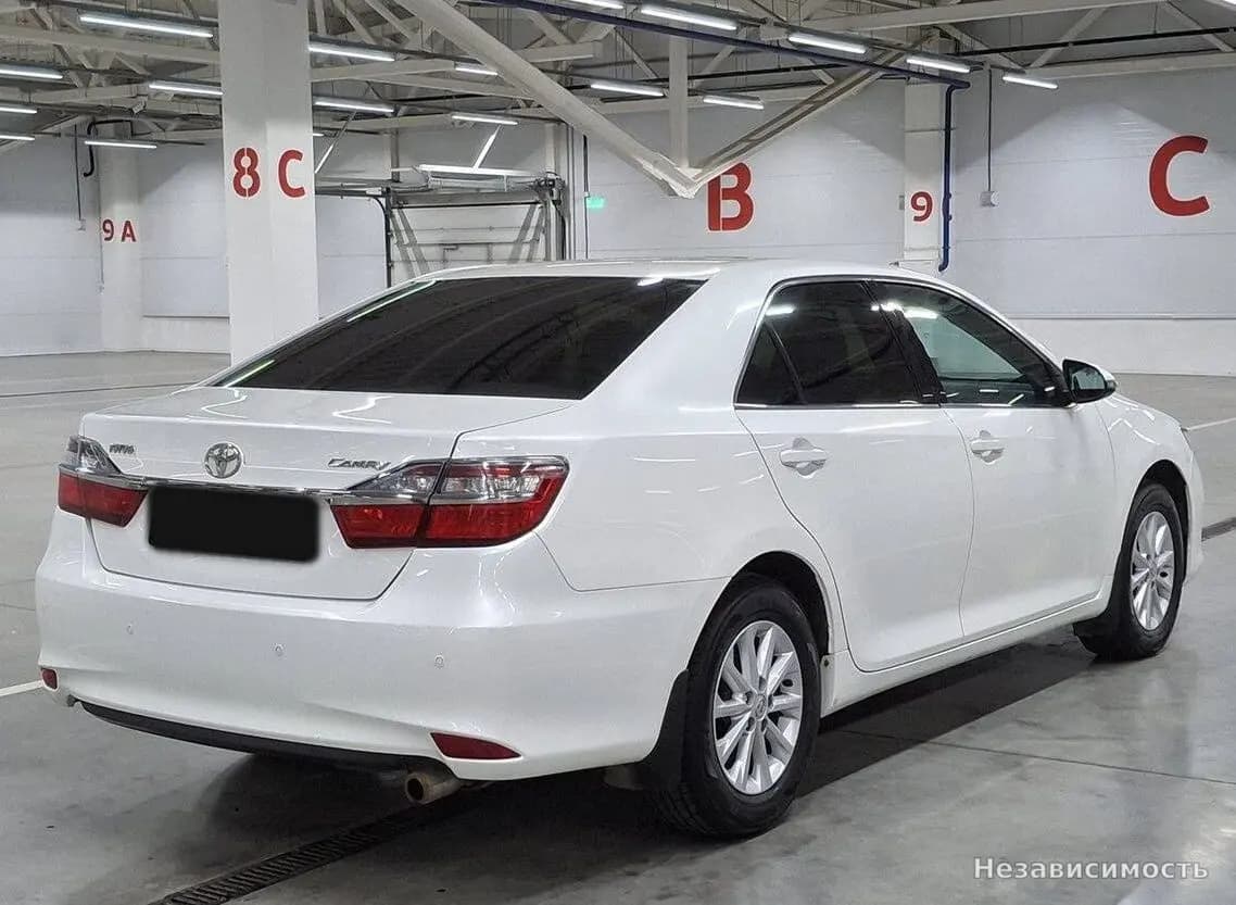 Toyota Camry 2015 с пробегом — фото 5
