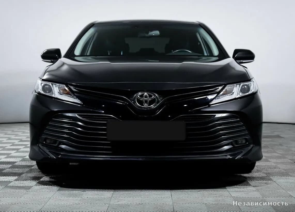 Toyota Camry 2019 с пробегом — фото 2
