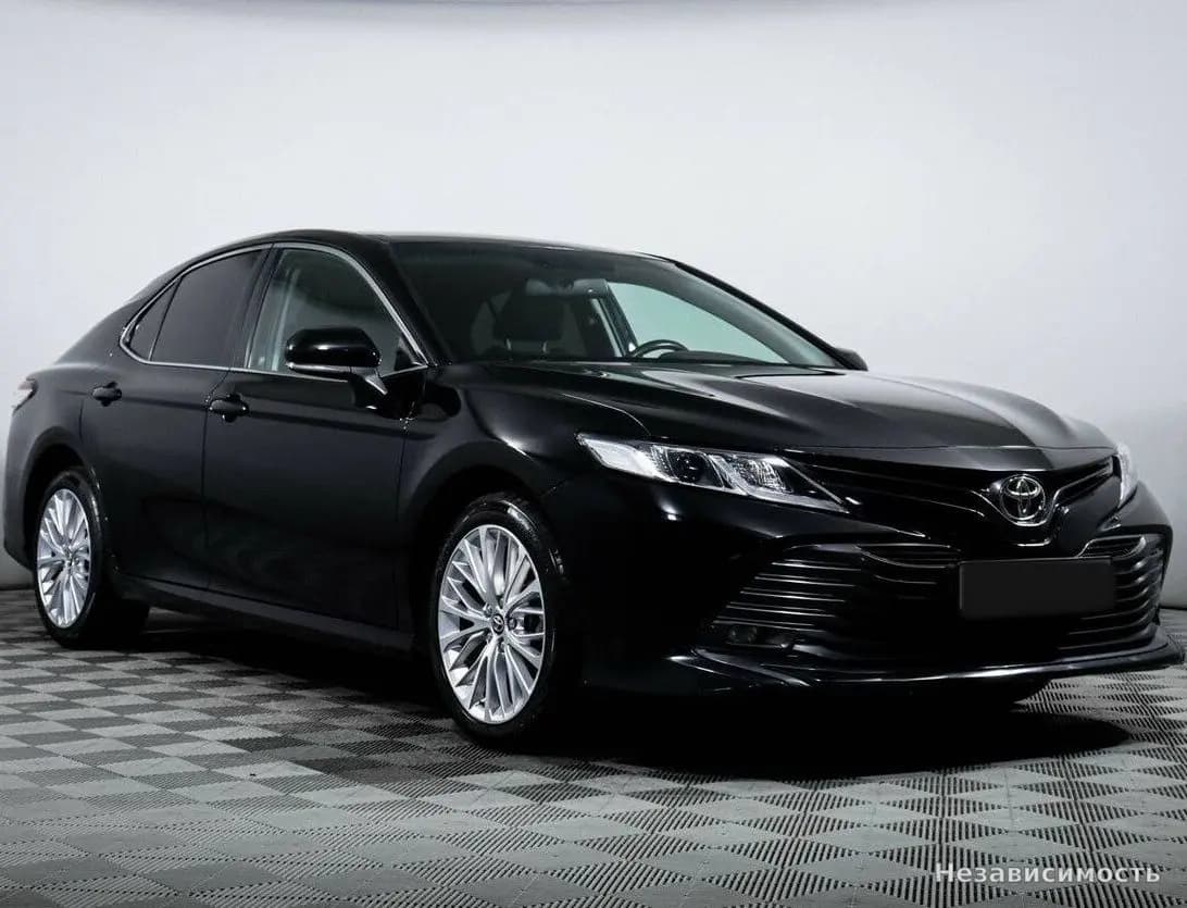 Toyota Camry 2019 с пробегом — фото 3