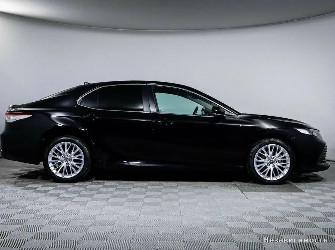 Toyota Camry 2019 с пробегом — фото 4