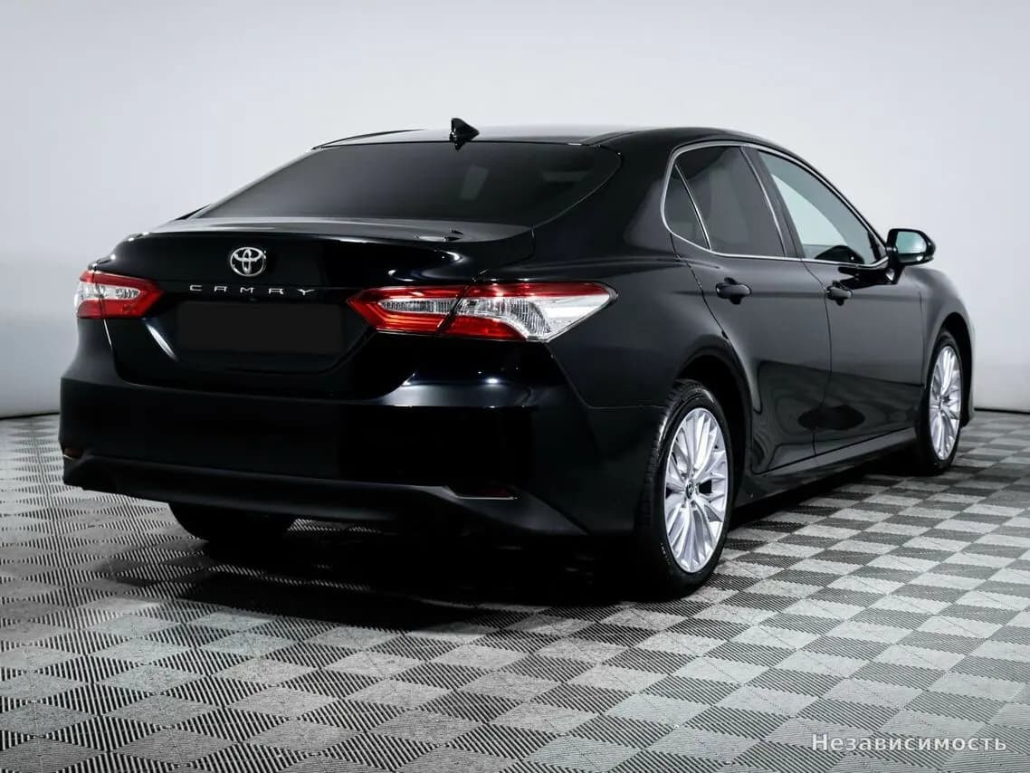 Toyota Camry 2019 с пробегом — фото 5