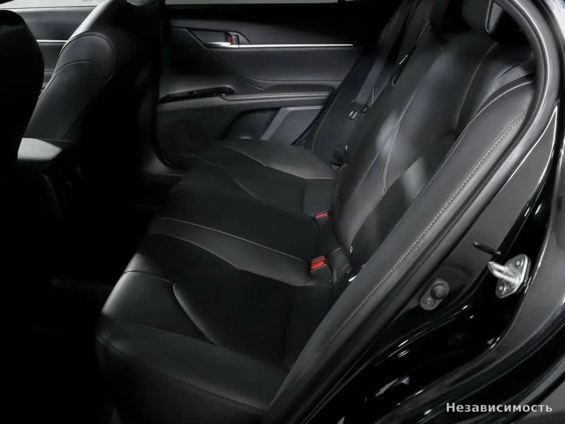 Toyota Camry 2019 с пробегом — фото 10