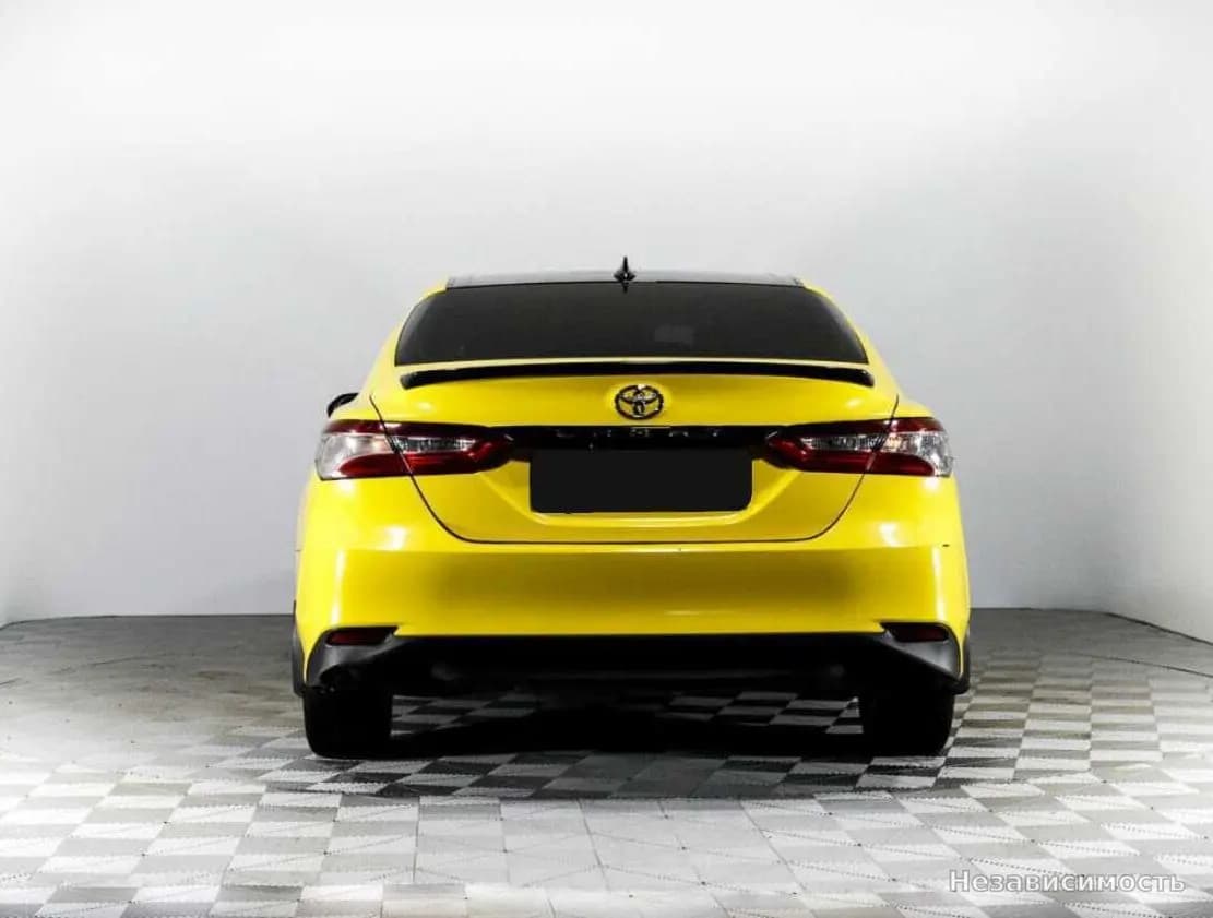 Toyota Camry 2021 с пробегом — фото 6