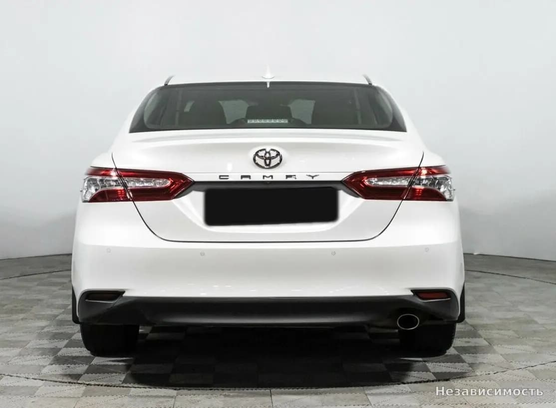 Toyota Camry 2021 с пробегом — фото 5
