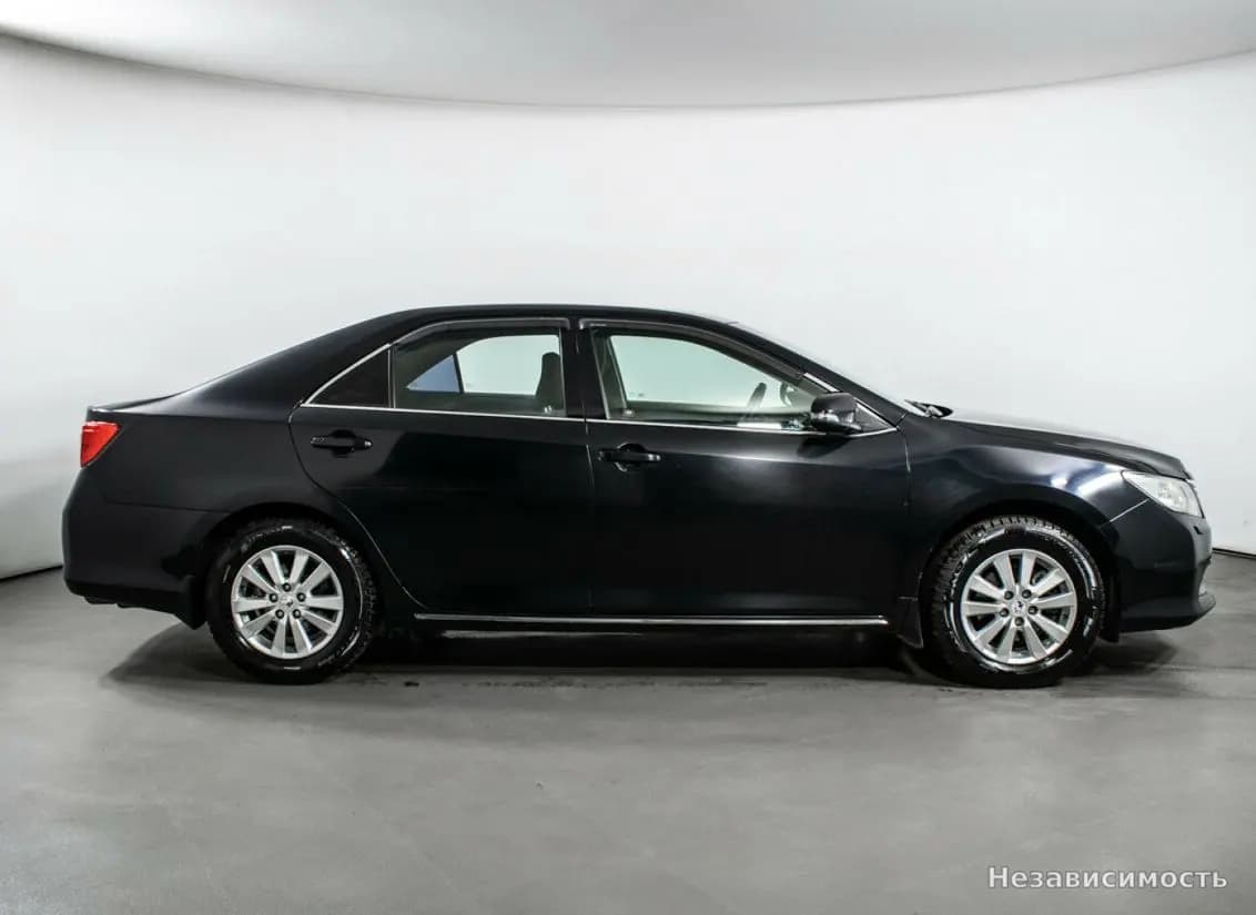 Toyota Camry 2013 с пробегом — фото 4