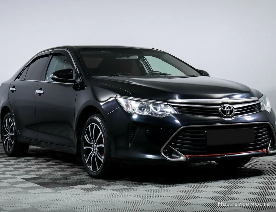 Toyota Camry 2016 с пробегом — фото 3