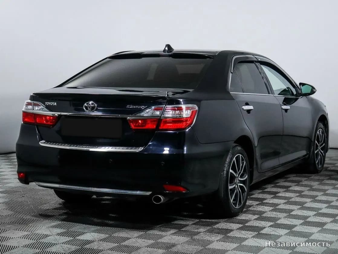 Toyota Camry 2016 с пробегом — фото 4