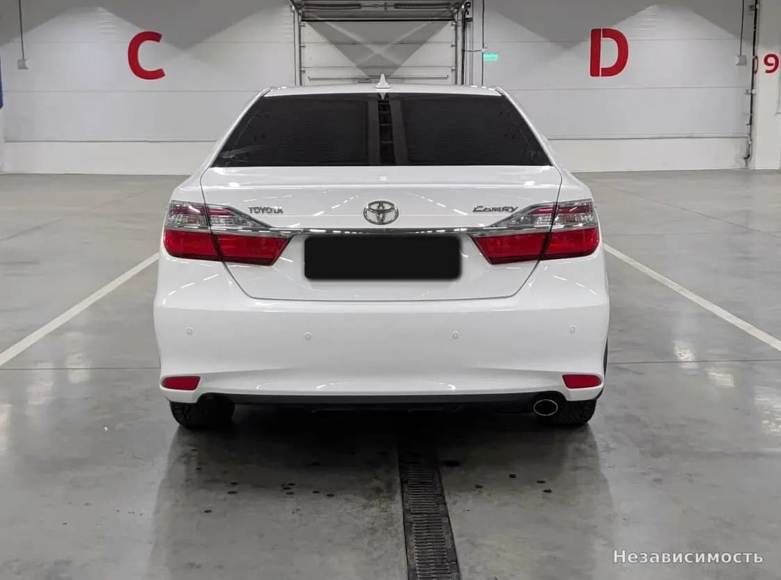 Toyota Camry 2017 с пробегом — фото 6