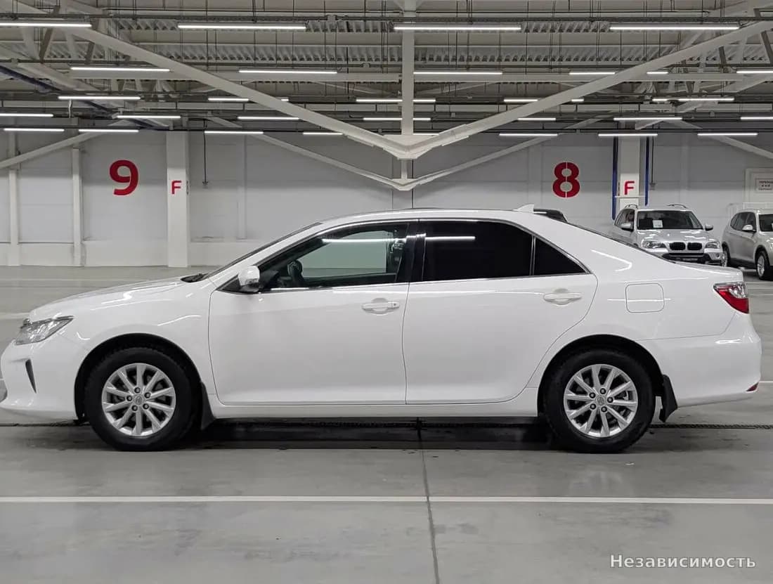 Toyota Camry 2017 с пробегом — фото 8