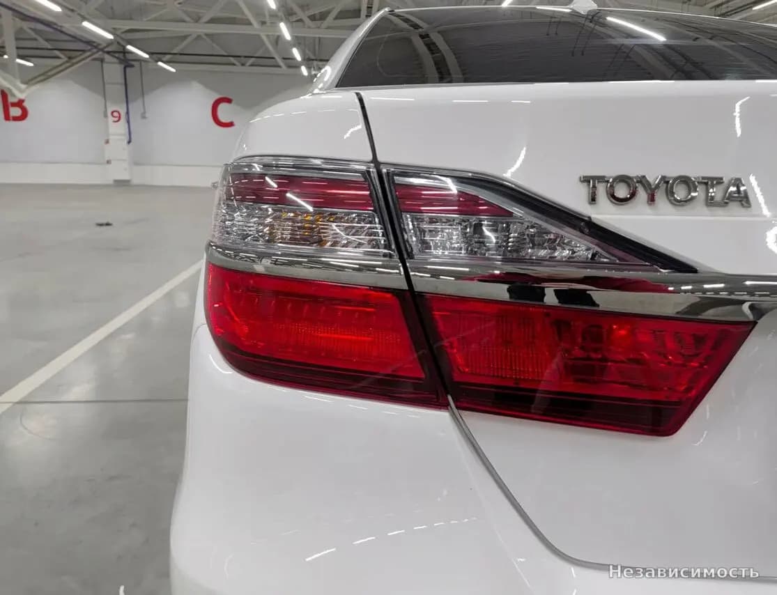 Toyota Camry 2017 с пробегом — фото 9