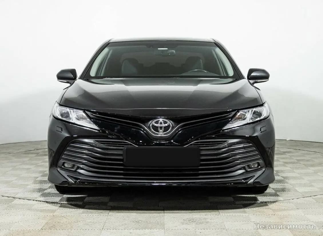 Toyota Camry 2019 с пробегом — фото 2
