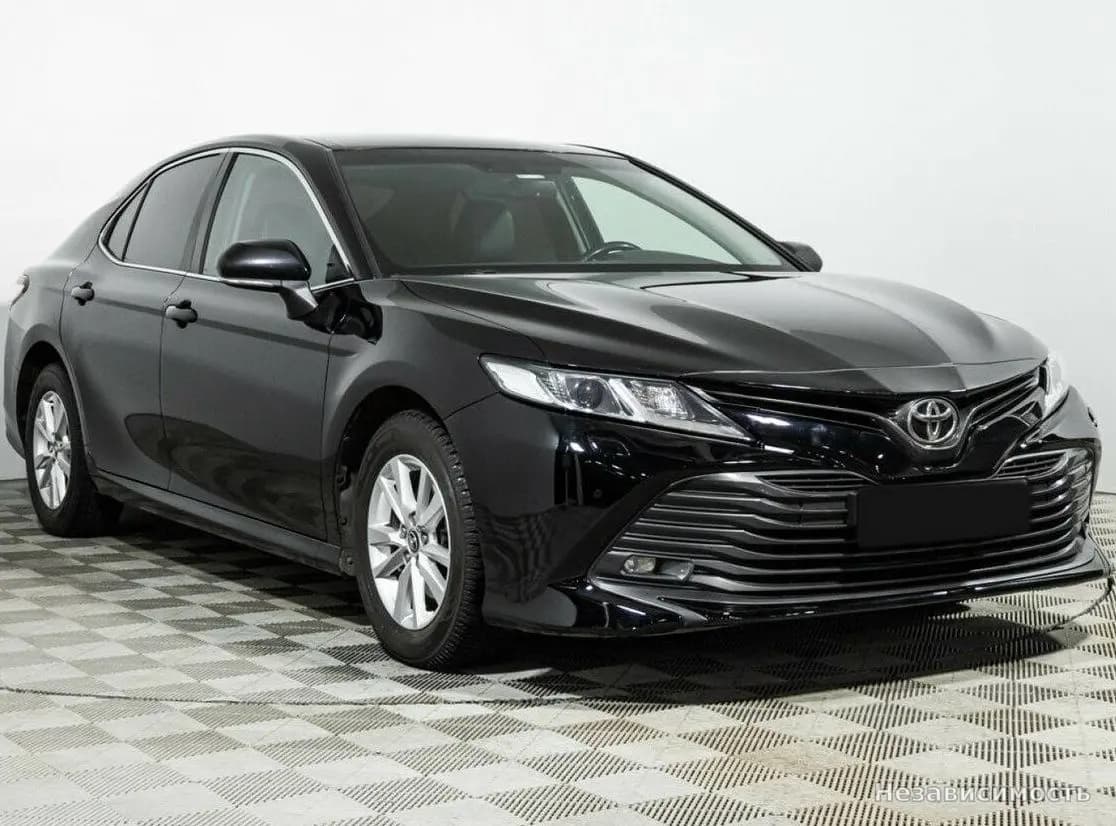 Toyota Camry 2019 с пробегом — фото 3
