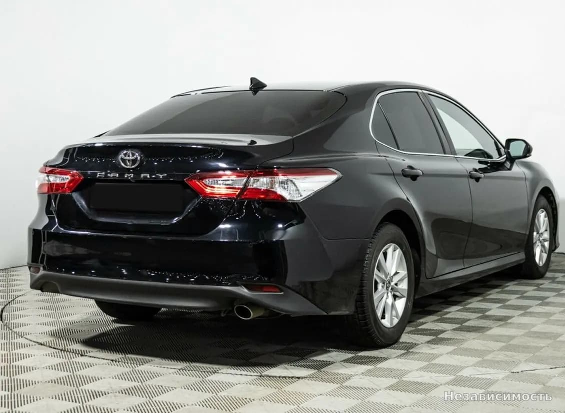 Toyota Camry 2019 с пробегом — фото 4