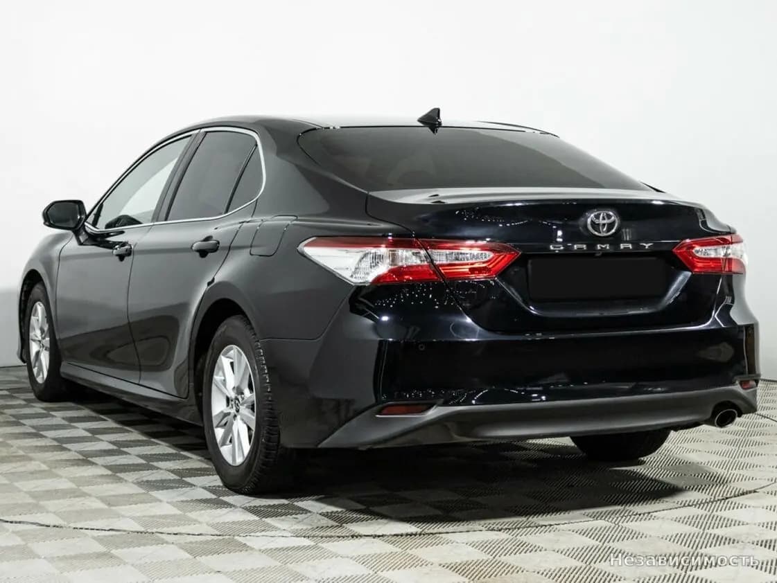 Toyota Camry 2019 с пробегом — фото 6