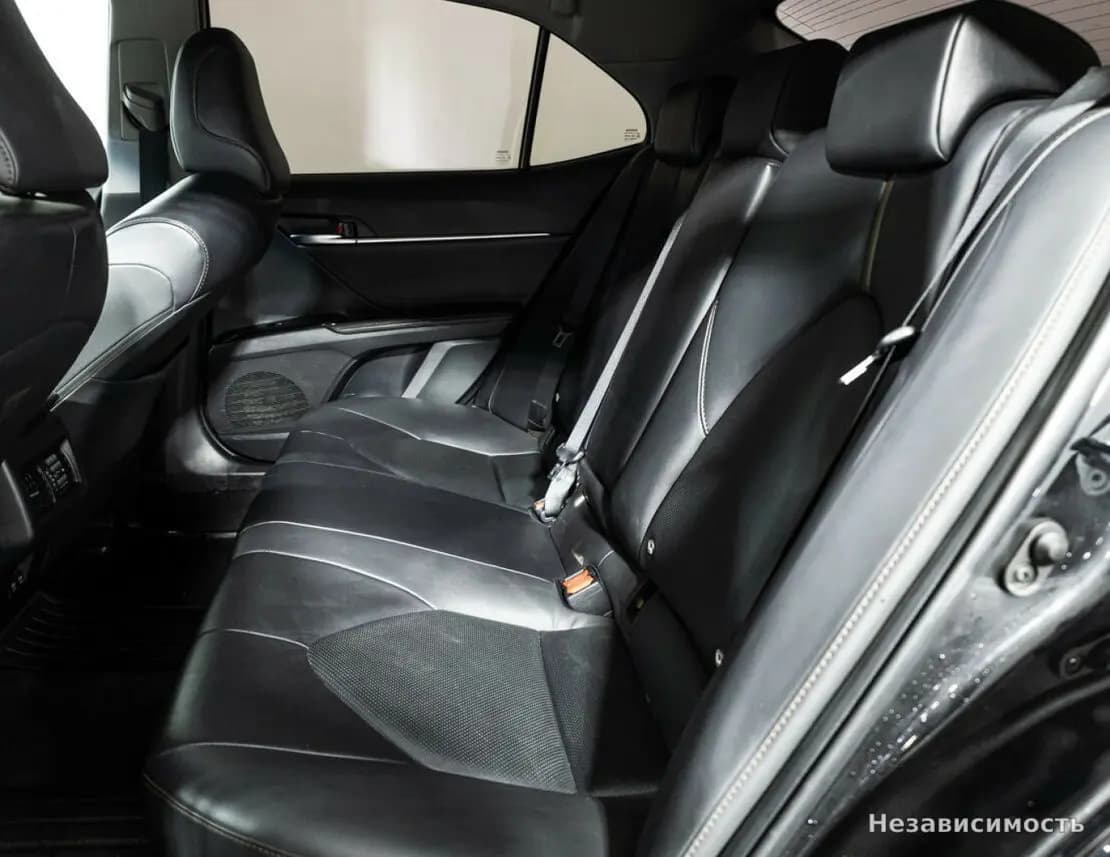 Toyota Camry 2019 с пробегом — фото 8