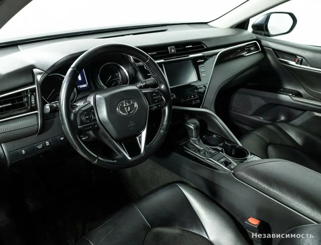 Toyota Camry 2019 с пробегом — фото 9