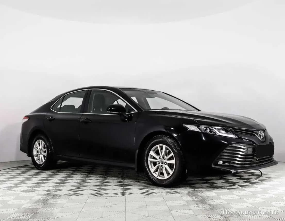 Toyota Camry 2021 с пробегом — фото 3