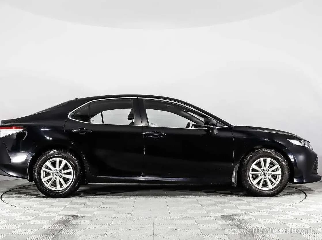 Toyota Camry 2021 с пробегом — фото 4