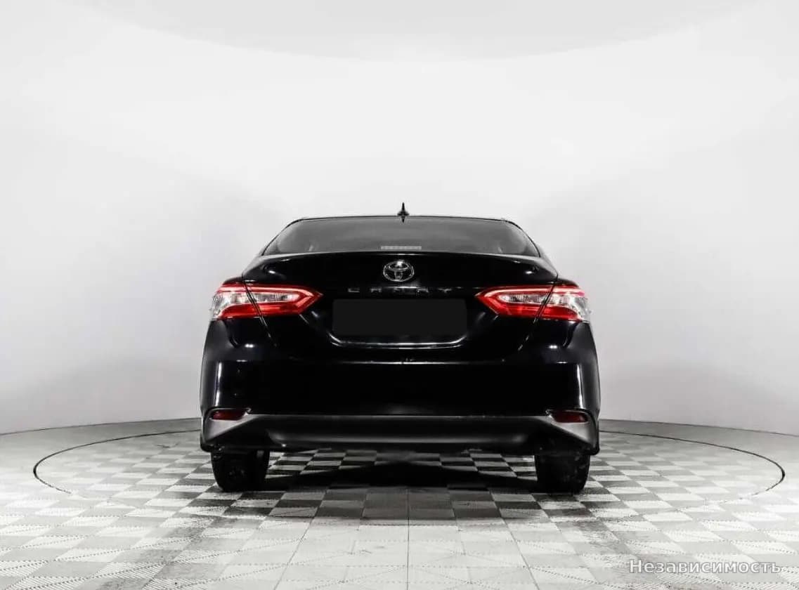 Toyota Camry 2021 с пробегом — фото 6