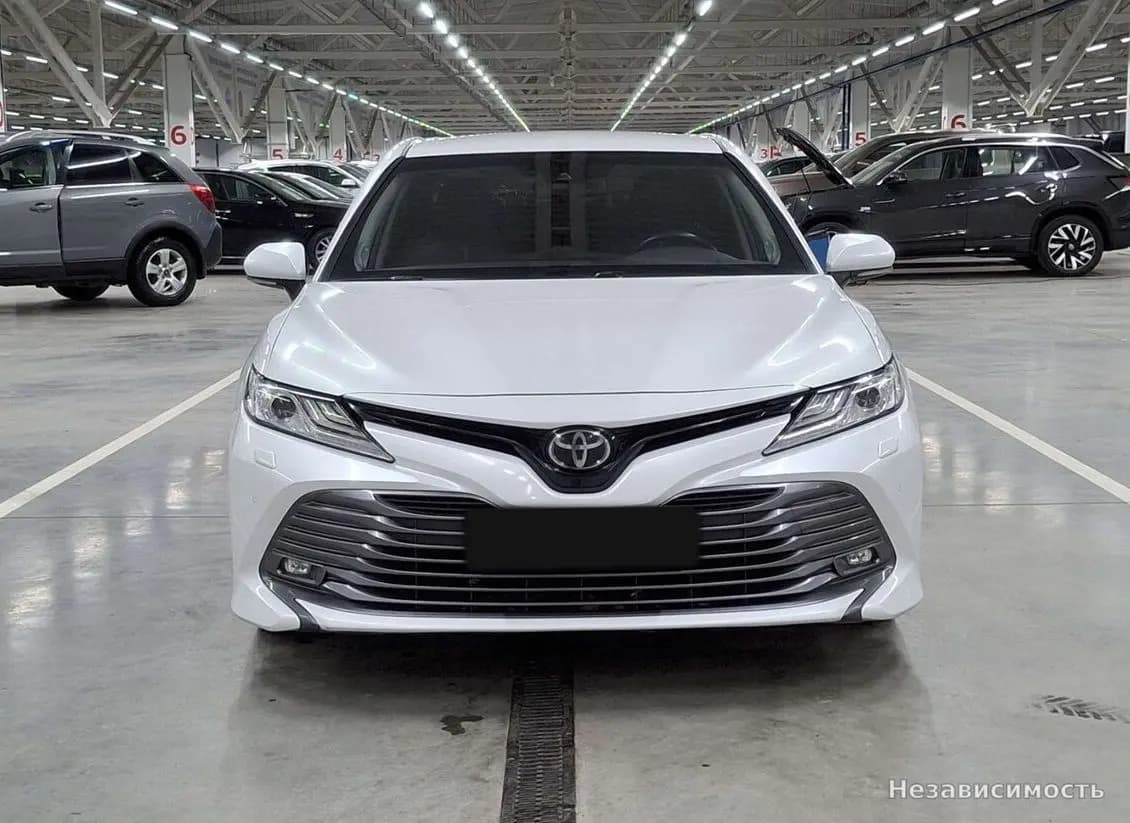 Toyota Camry 2020 с пробегом — фото 2