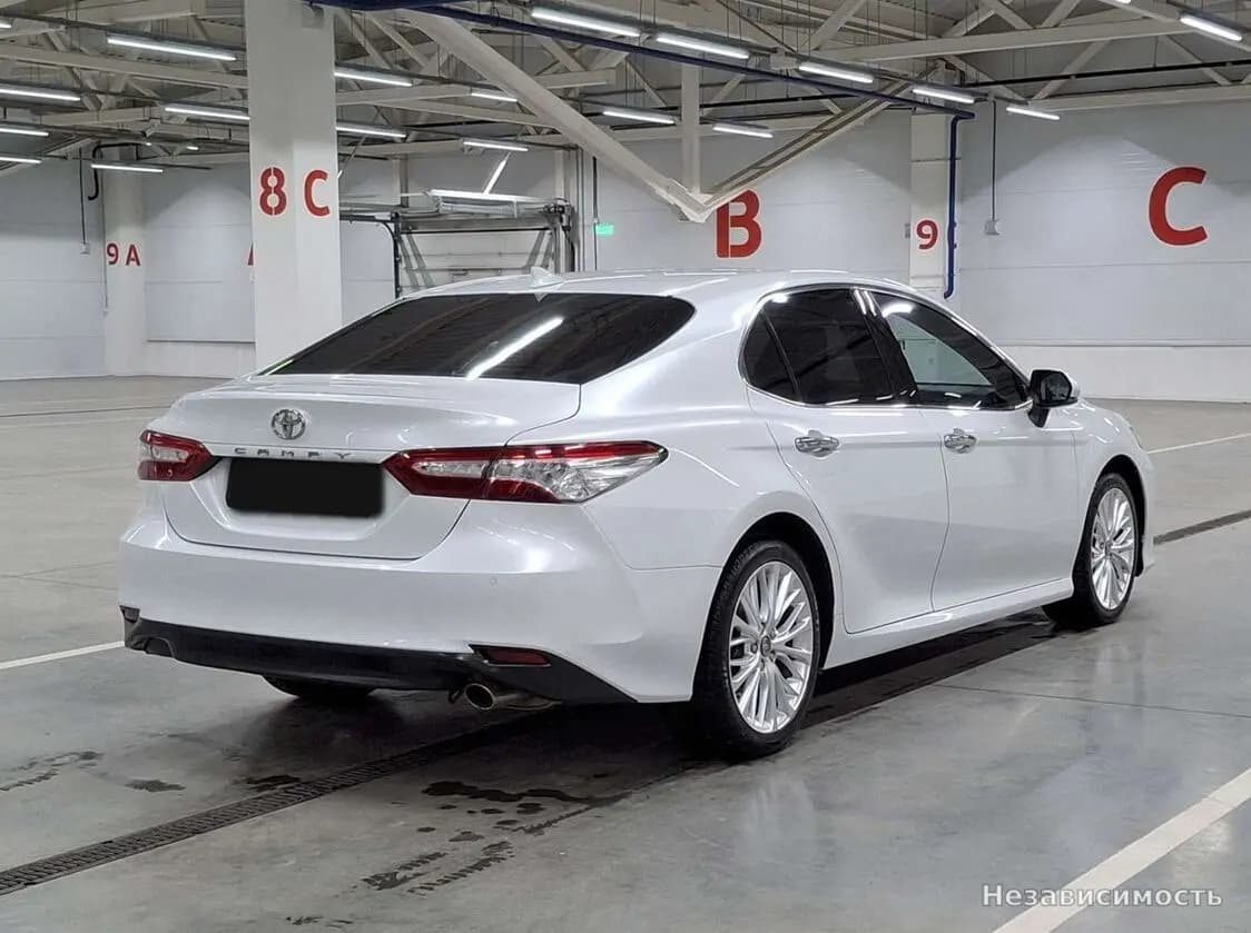 Toyota Camry 2020 с пробегом — фото 5