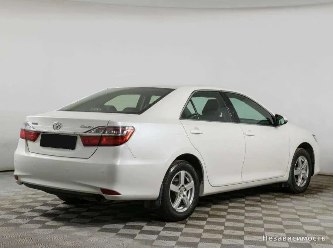 Toyota Camry 2016 с пробегом — фото 5