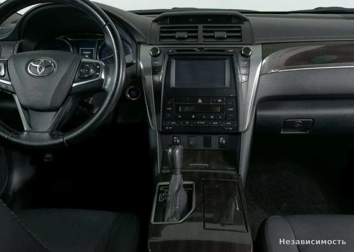 Toyota Camry 2016 с пробегом — фото 10