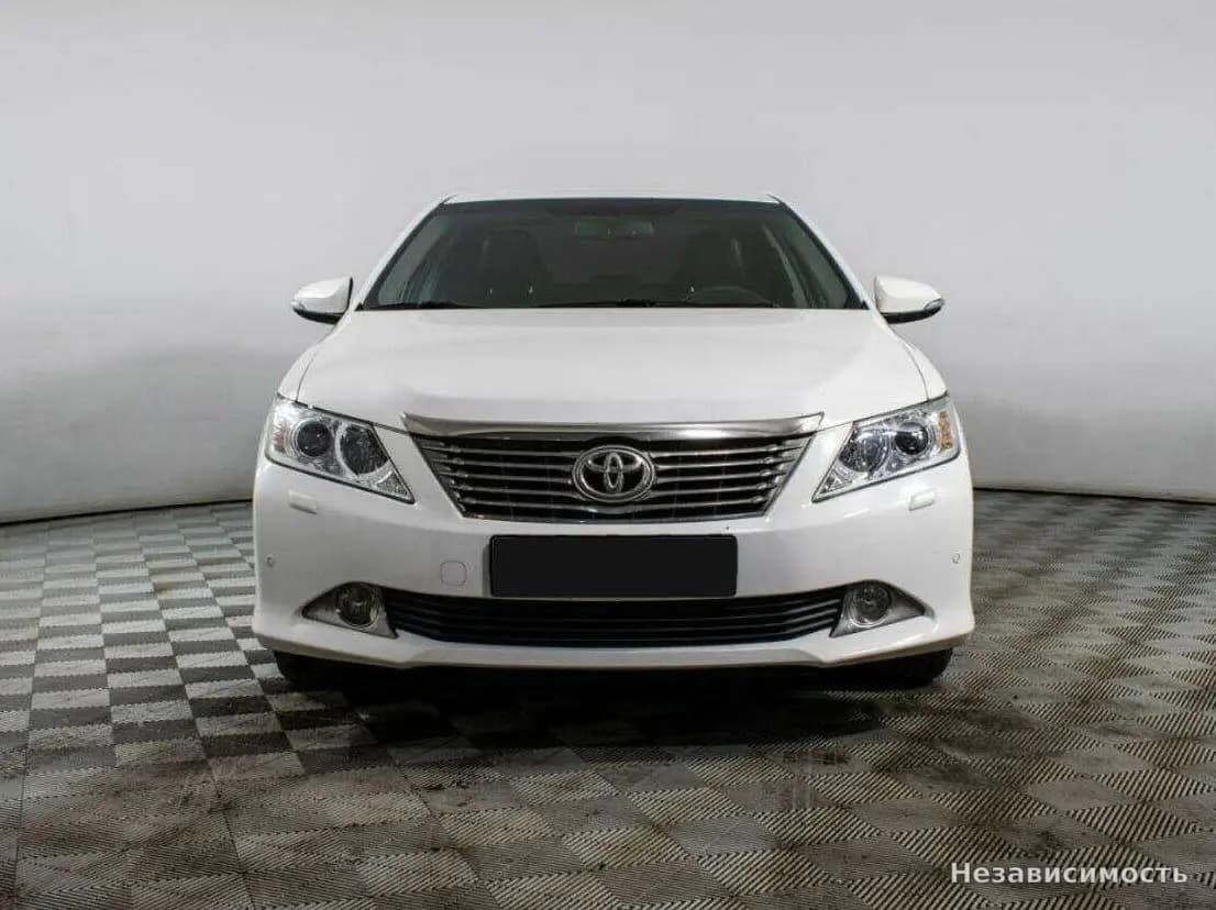 Toyota Camry 2014 с пробегом — фото 2