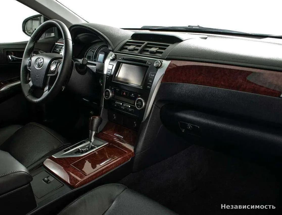 Toyota Camry 2014 с пробегом — фото 9
