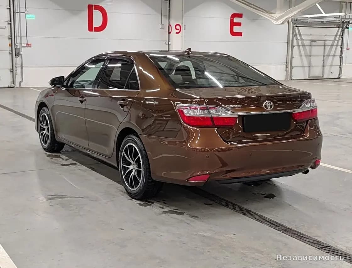 Toyota Camry 2017 с пробегом — фото 7