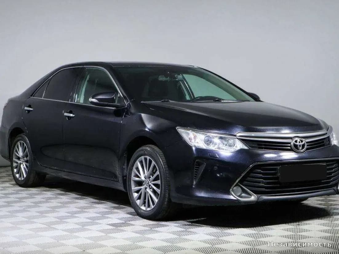 Toyota Camry 2017 с пробегом — фото 3