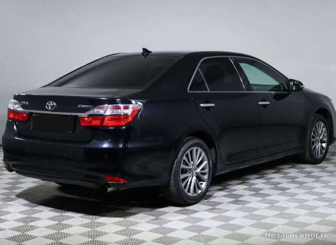 Toyota Camry 2017 с пробегом — фото 4