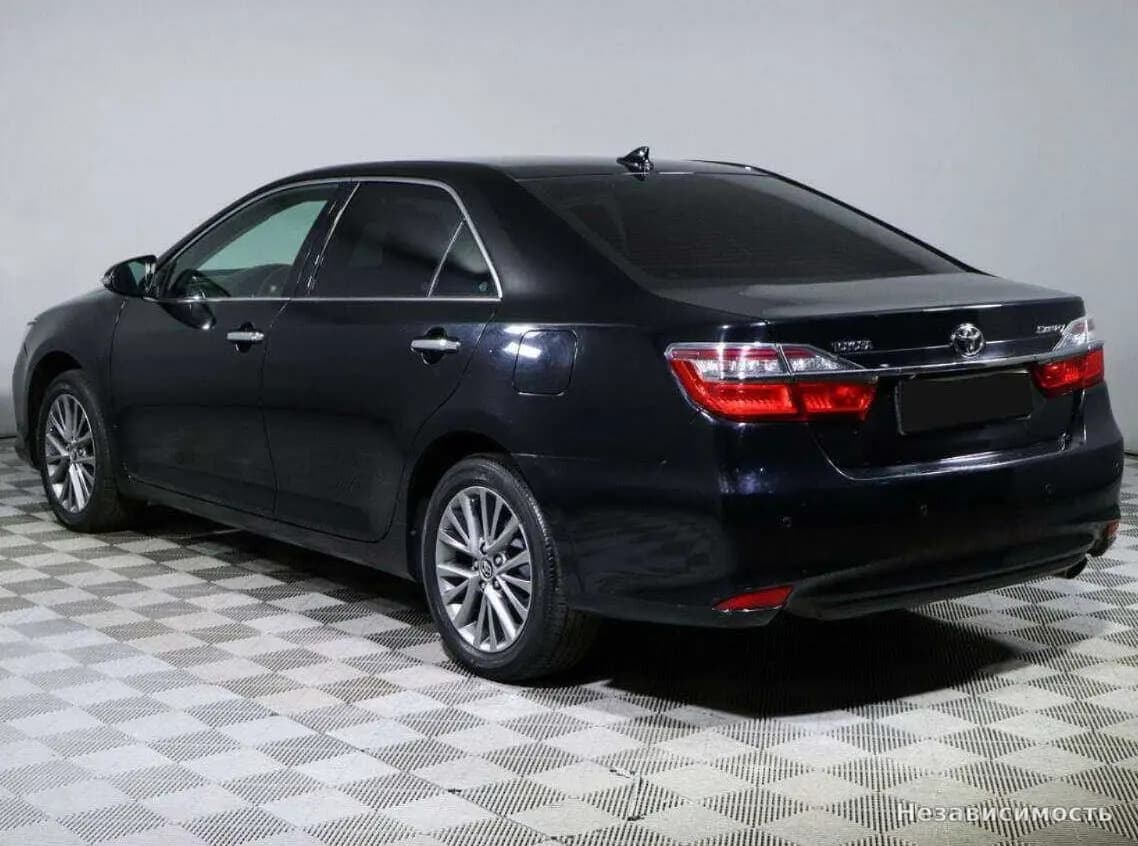 Toyota Camry 2017 с пробегом — фото 6